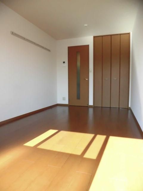 ベルデュールIIの居間写真