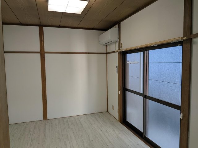 居室・リビング　洋室6帖のお部屋です。エアコン新品設置しました。