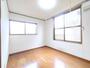 居室・リビング　角部屋二面採光
