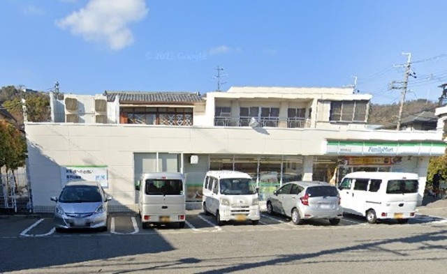 コンビニ　ファミリーマート　箕面如意谷（コンビニ）まで142m