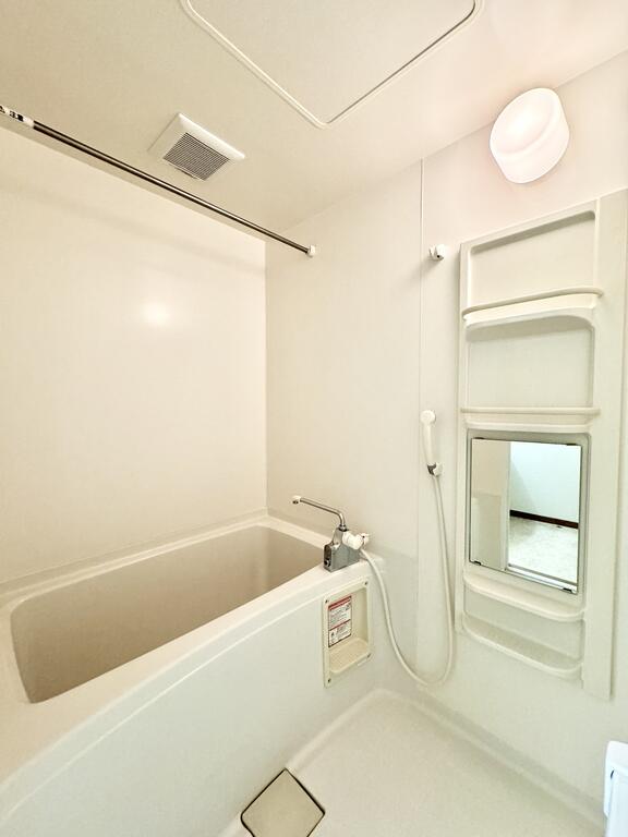 バス・シャワールーム　バスルーム