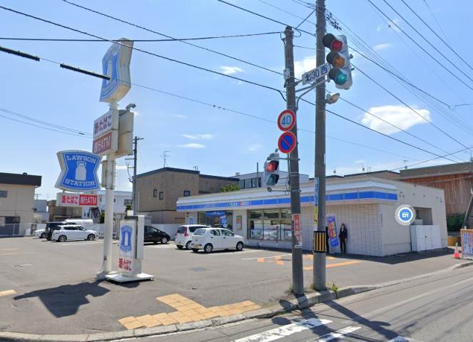 コンビニ　ローソン（コンビニ）まで388m