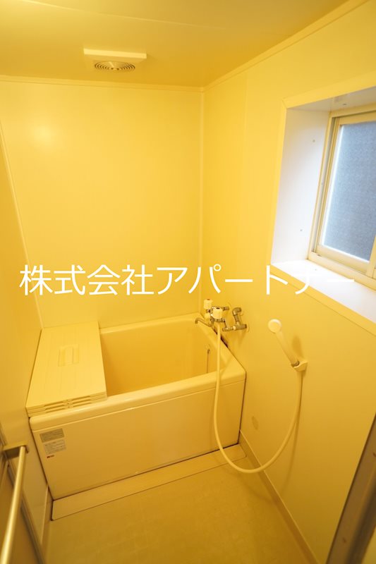 【コーポ山口のバス・シャワールーム】