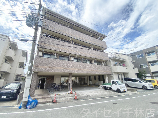 大阪市旭区清水のマンションの建物外観