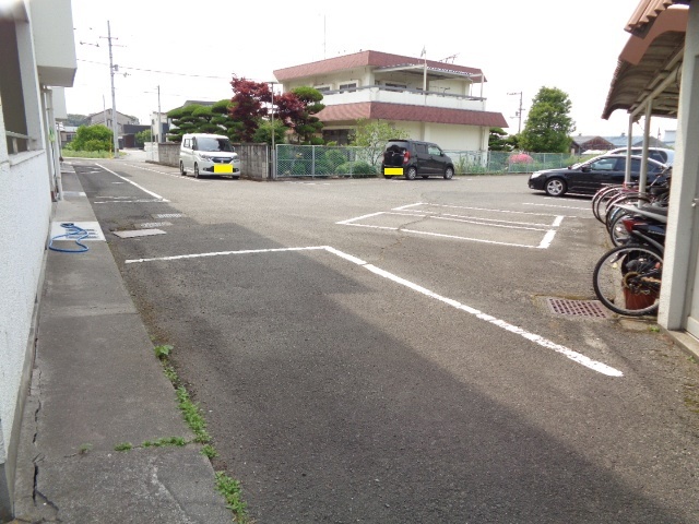 【ＳＫマンションの駐車場】