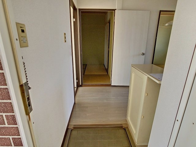 玄関　現況を優先します。（撮影時期：2024年7月）