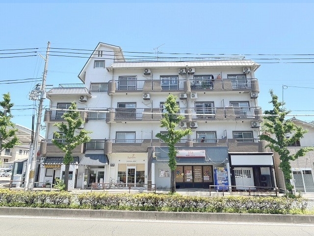 京都市左京区浄土寺馬場町のマンションの建物外観