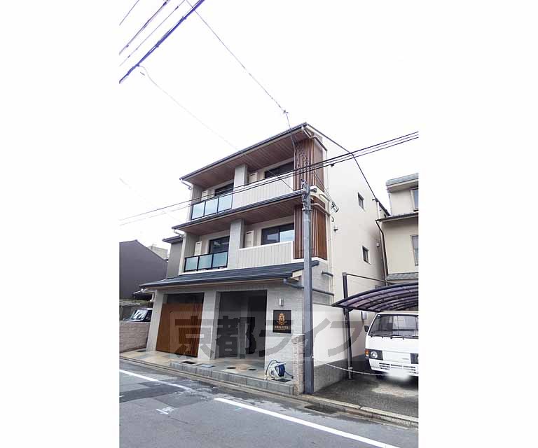 京都市下京区塗師屋町のマンションの建物外観