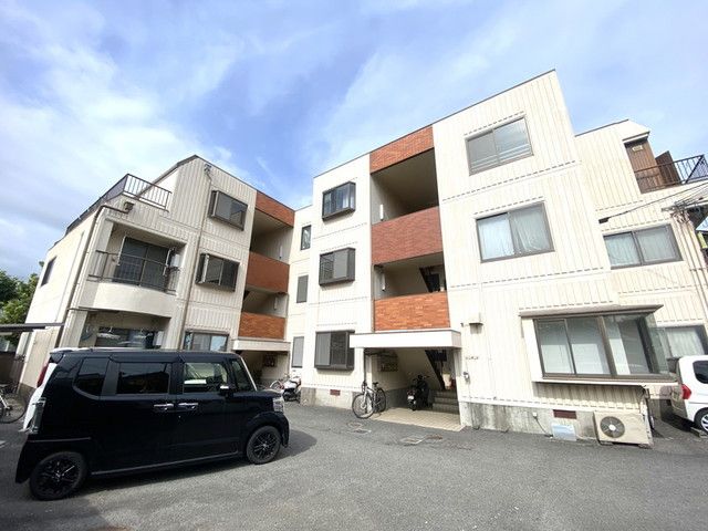 和歌山市鳴神のマンションの建物外観