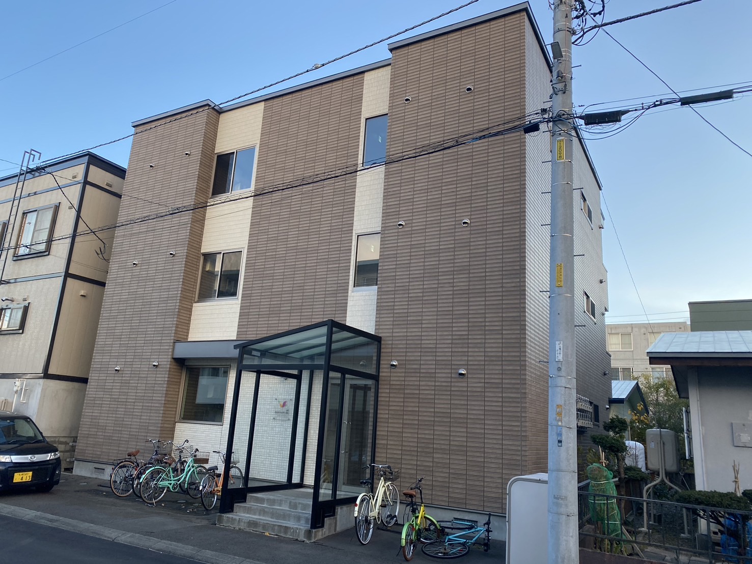 【札幌市手稲区前田二条のアパートの建物外観】