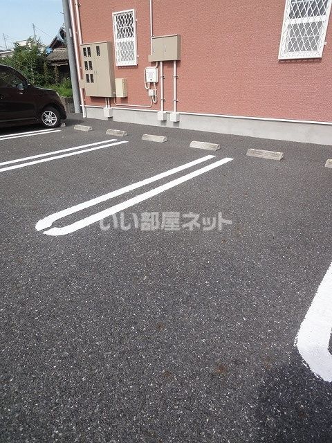 【那珂市菅谷のアパートの駐車場】