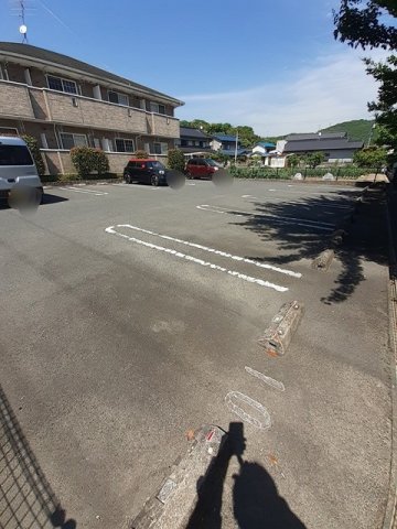 【アンジュ・ルナの駐車場】