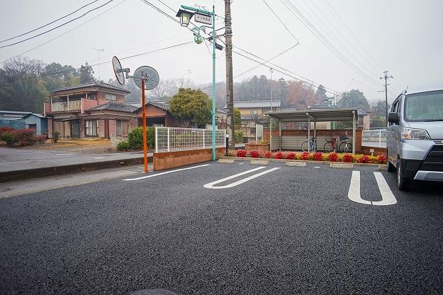 【アルテミスＡの駐車場】