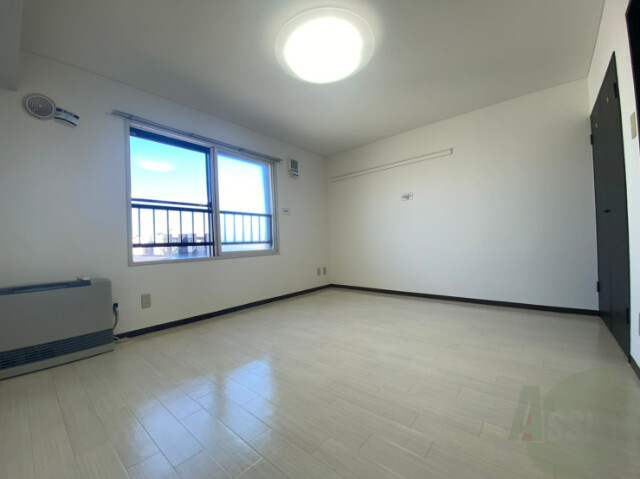 その他部屋・スペース　広々とした洋室ですね。使い勝手がよさそうですね！