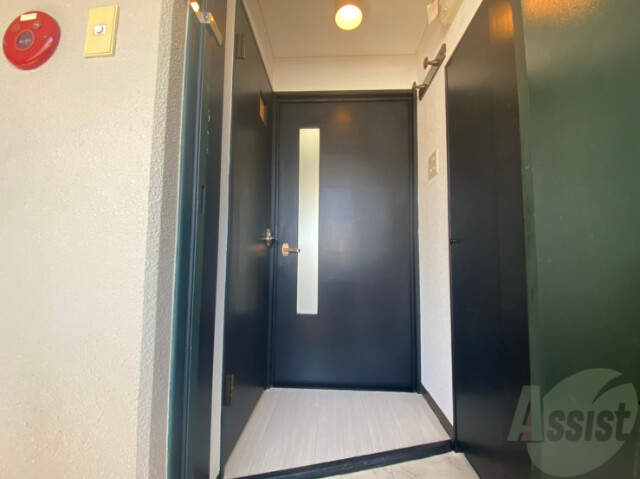 玄関　玄関の様子です。明るい印象ですね。気分もあがりそう。