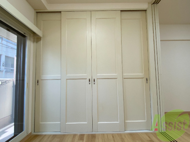 収納　こちらは大きめの収納ですね。中が気になります。