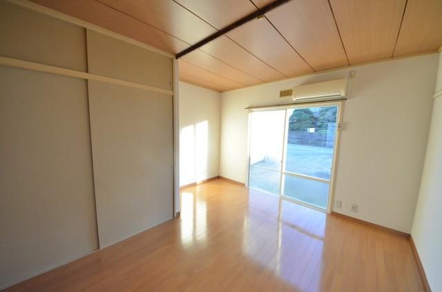 居室・リビング　☆明るい日差しが差し込みます☆