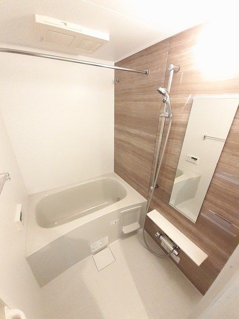 バス・シャワールーム　バスルーム