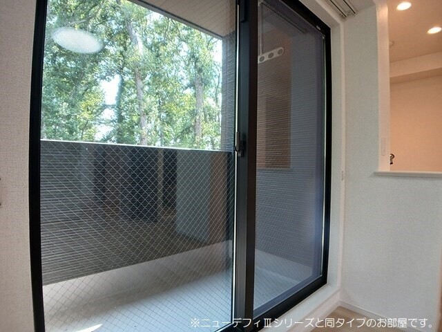バルコニー　ニューデフィIIIシリーズと同タイプのお部屋です。