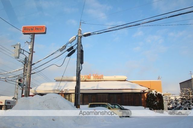 飲食店　ロイヤルホスト江別店（飲食店）まで333m