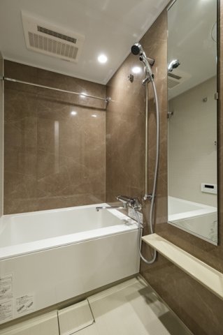 バス・シャワールーム　清潔感のある浴室です！