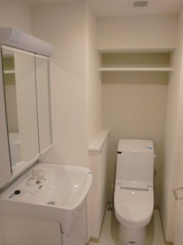 トイレ　温水洗浄便座