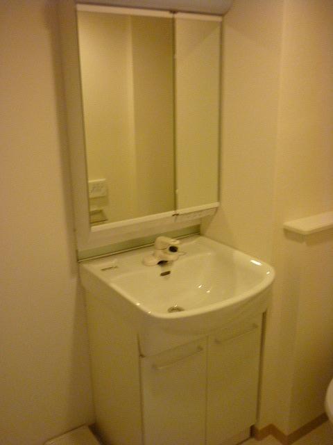 洗面設備　日々の生活に便利な「独立洗面台」です。