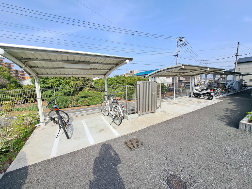その他共有部分　●駐輪場完備です♪