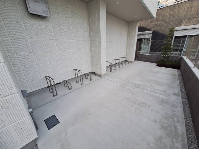 ロビー　自転車置き場