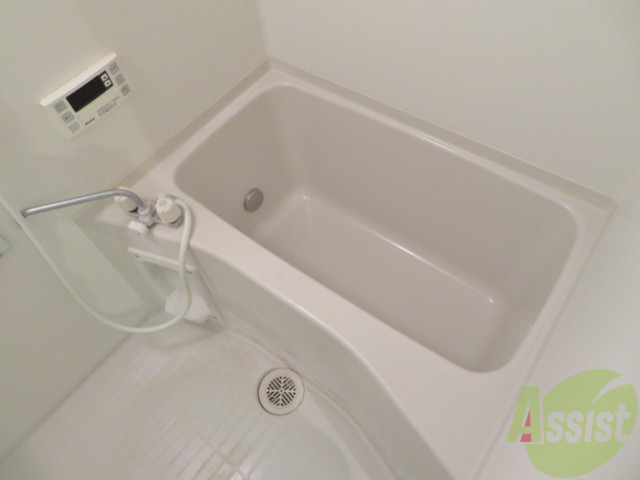 バス・シャワールーム　お風呂場は、浴槽が有りとても嬉しいですね。