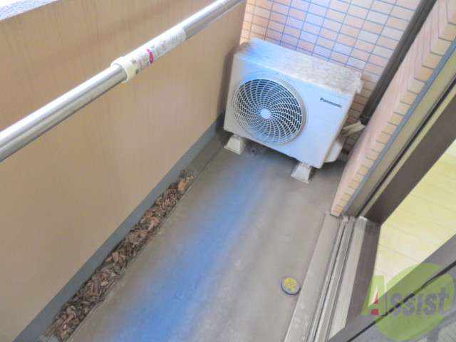 バルコニー　バルコニーは天気の良い日には洗濯物も良く乾きますね。