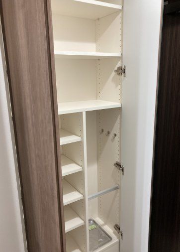 玄関　写真は同タイプ住居です。