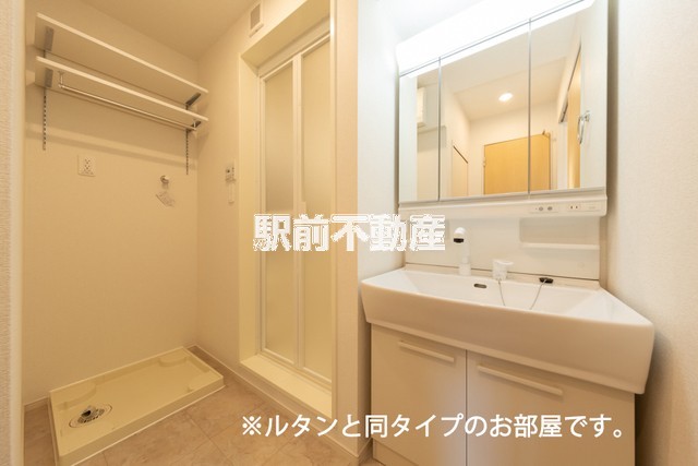 洗面設備　※類似物件の写真です。