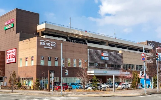 スーパー　マックスバリュ東札幌店（スーパー）まで588m