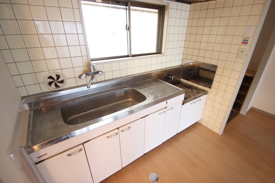 キッチン　※別部屋の写真です