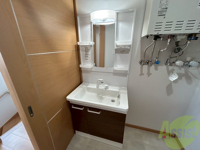 洗面設備　こちらに洗面台があります。朝の洗顔はこちらで。