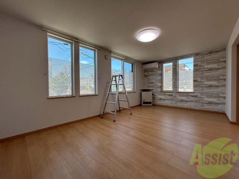 居室・リビング　広くてキレイなお部屋が広がっていて、充実した生活が送れそう。