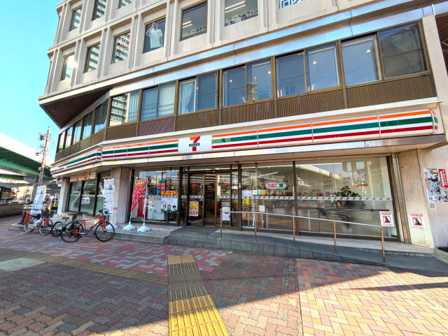 コンビニ　セブン－イレブン　名古屋東別院駅南店（コンビニ）まで300m