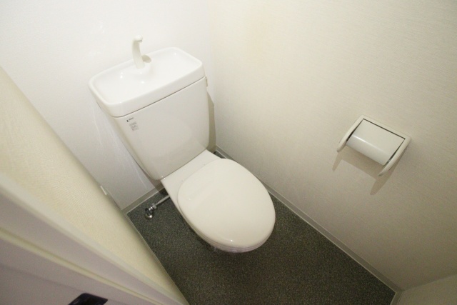 トイレ　※別室の参考写真の為、現況優先です。