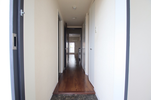 玄関　※別室の参考写真の為、現況優先です。