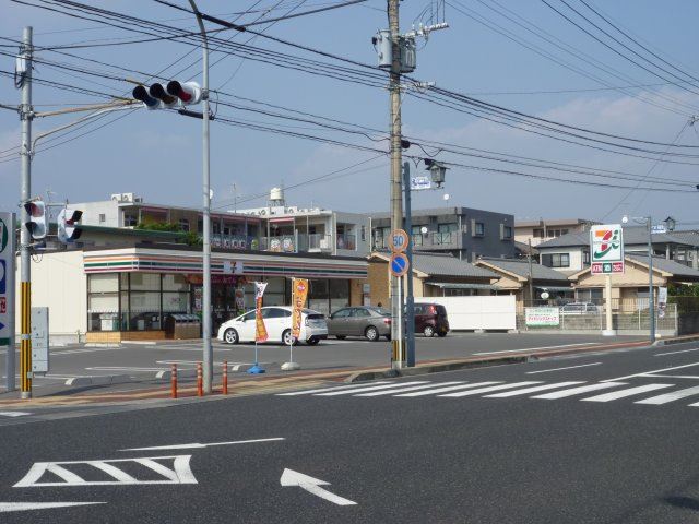 コンビニ　セブンイレブン（コンビニ）まで180m