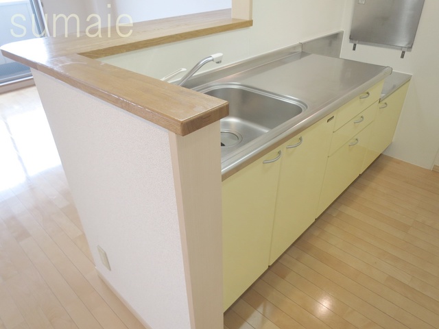 キッチン　配膳のしやすいカウンターシステムキッチンです♪