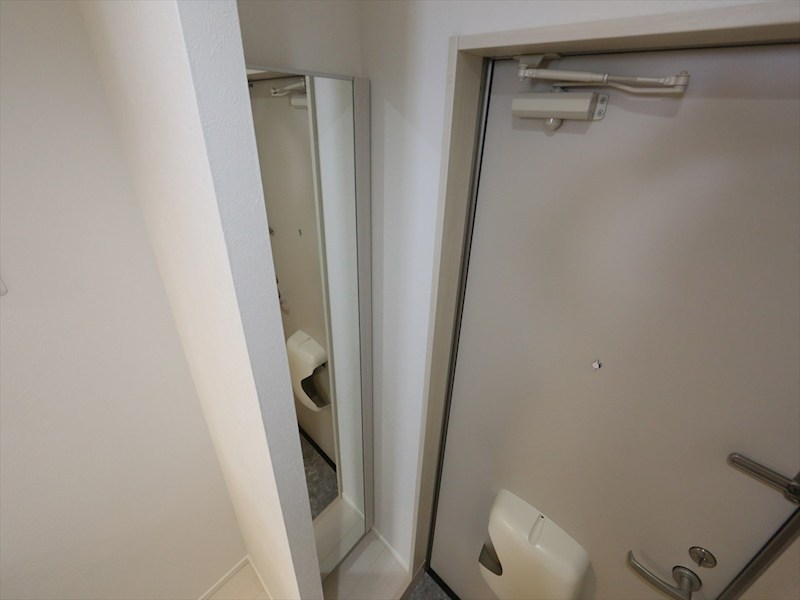 玄関　玄関　シューズボックス付（収納充実してます）