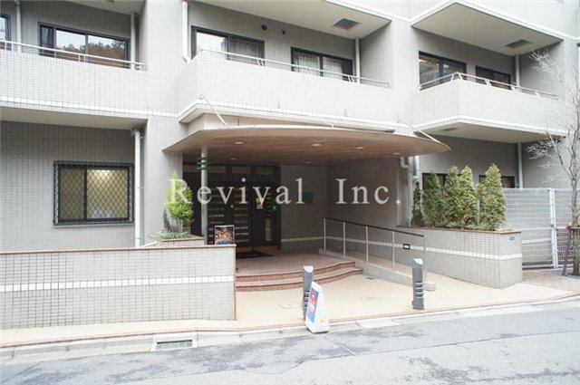 エントランス　雰囲気の良いエントランスファサード