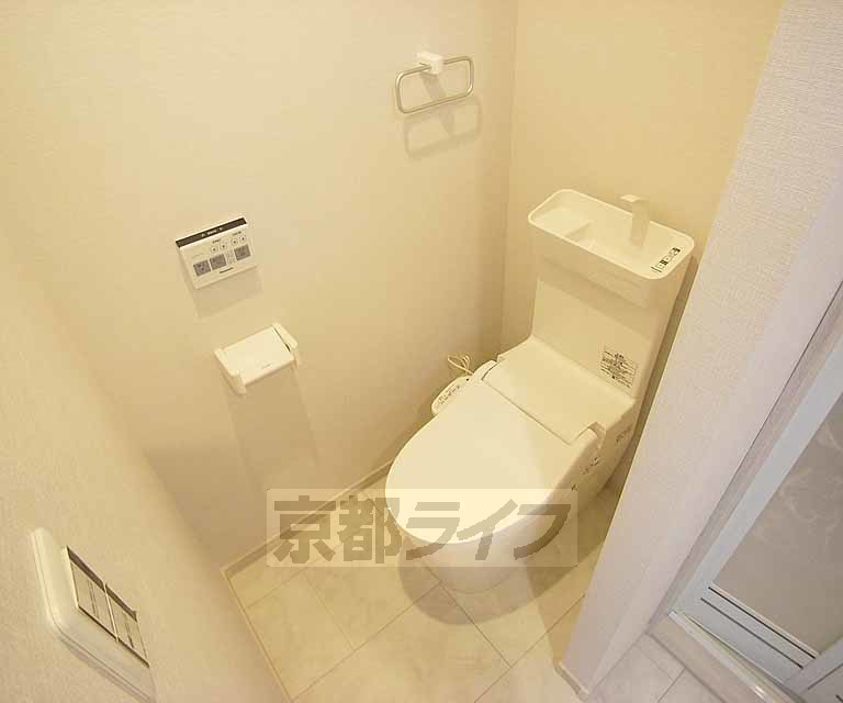 トイレ　ウォシュレット付きです。