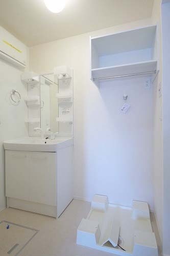 洗面設備　類似室内