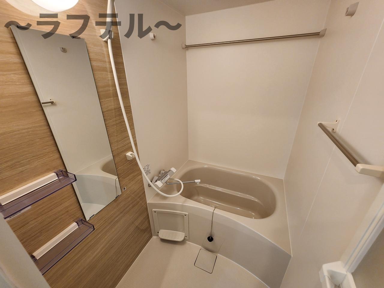 バス・シャワールーム　同メーカー施工　別部屋イメージ写真