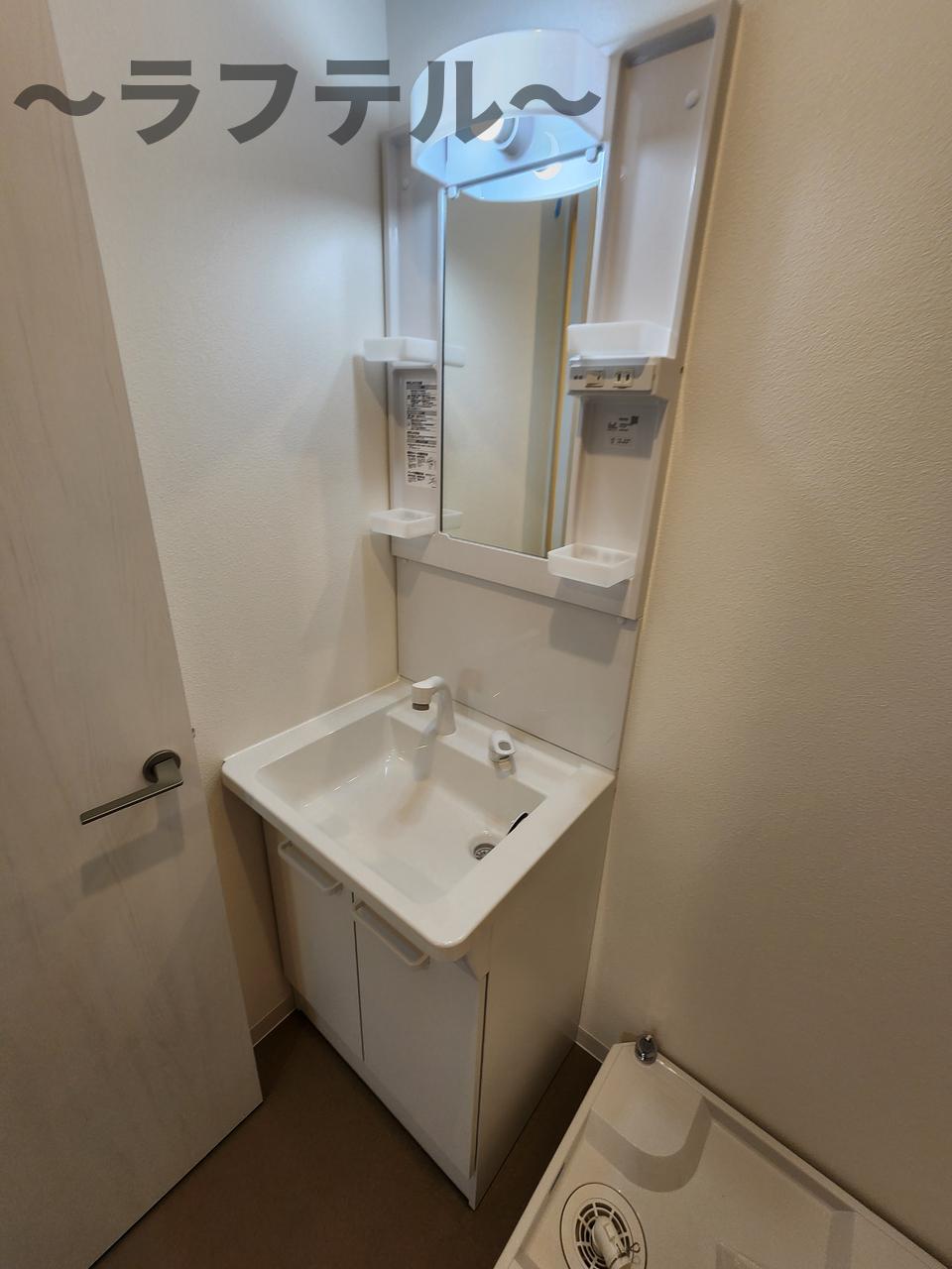 洗面設備　同メーカー施工　別部屋イメージ写真