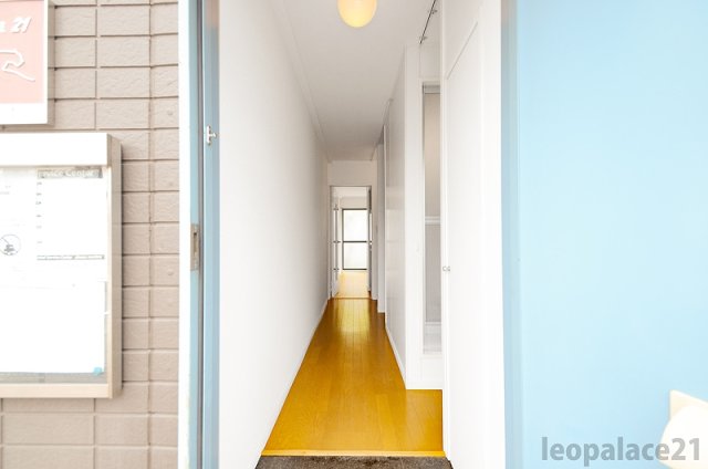 玄関　実際と異なる場合がございます。