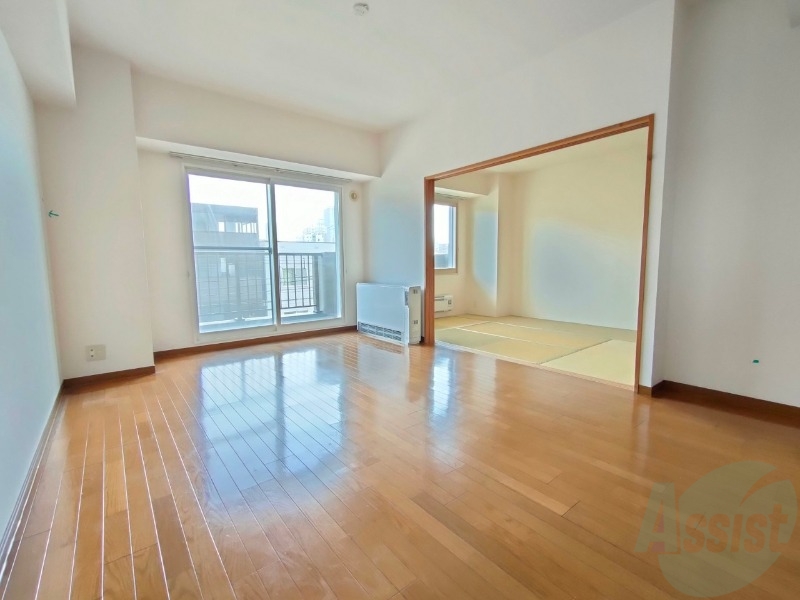 居室・リビング　広くてきれいなリビングです！快適に過ごせそうですね。